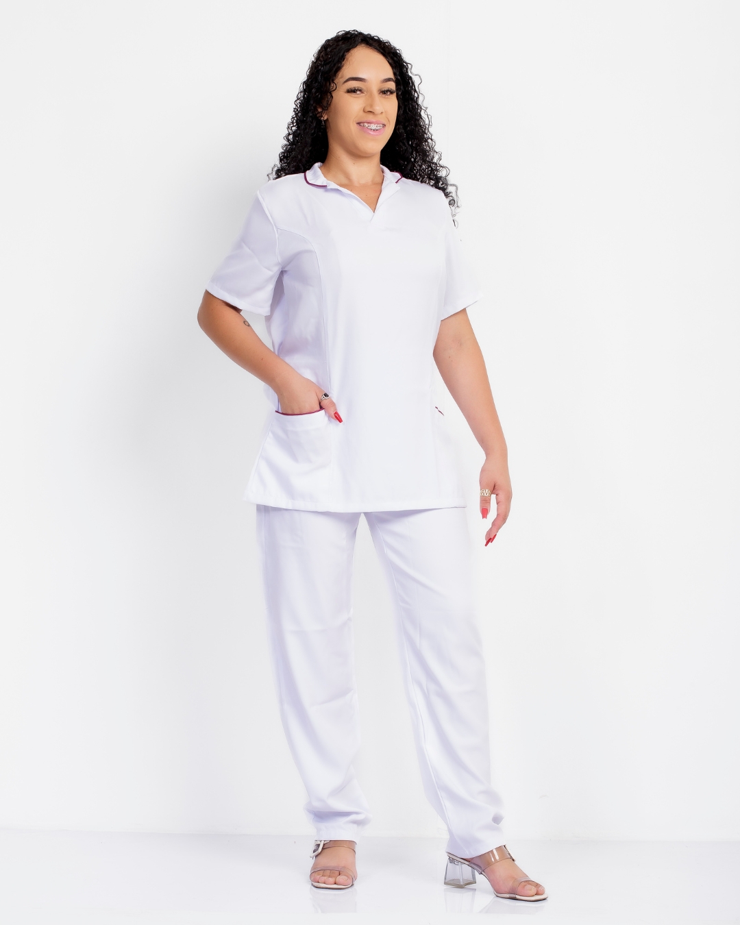 Scrub Celina Gabardine Branco e Marsala - Imagem 3