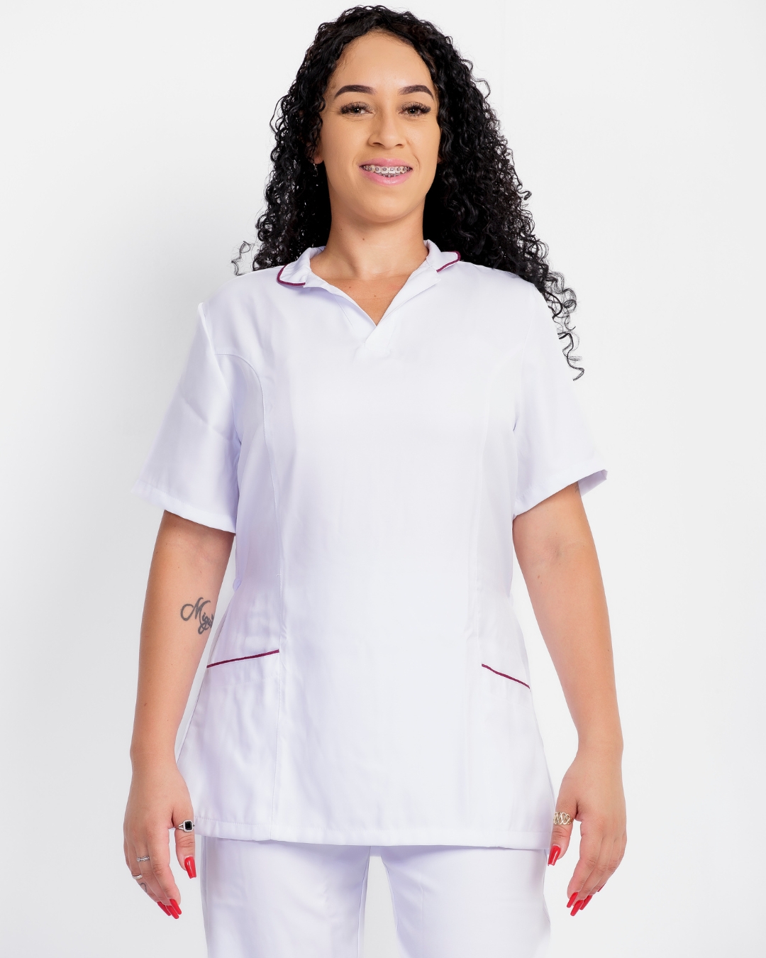 Scrub Celina Gabardine Branco e Marsala - Imagem 7